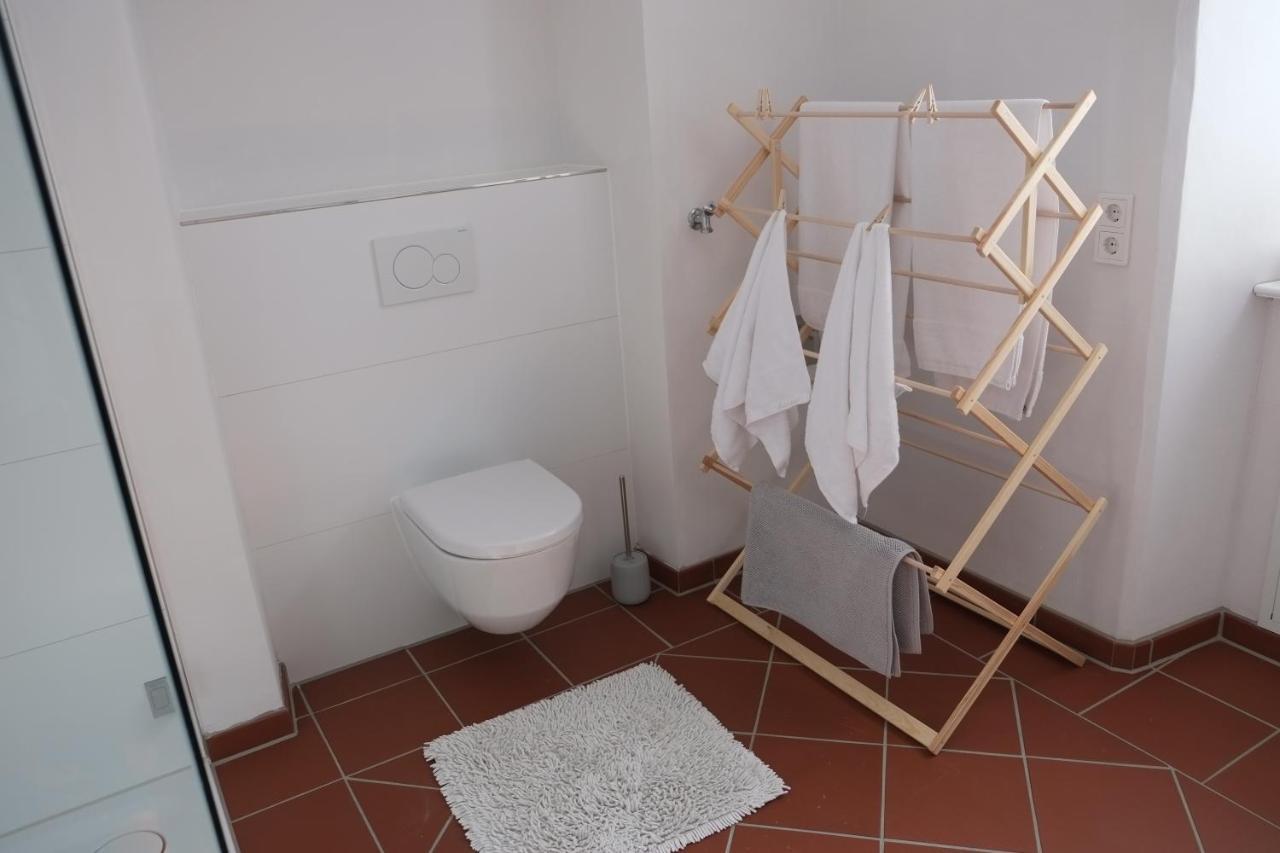 60qm Wohnung Naabtal im historischen Pfarrhaus Pielenhofen Exterior foto