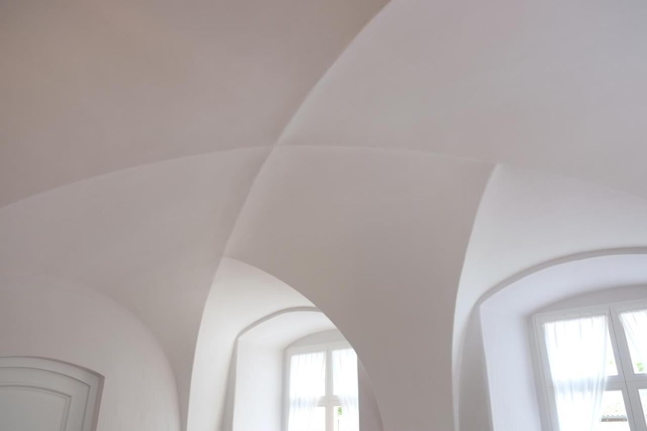 60qm Wohnung Naabtal im historischen Pfarrhaus Pielenhofen Exterior foto