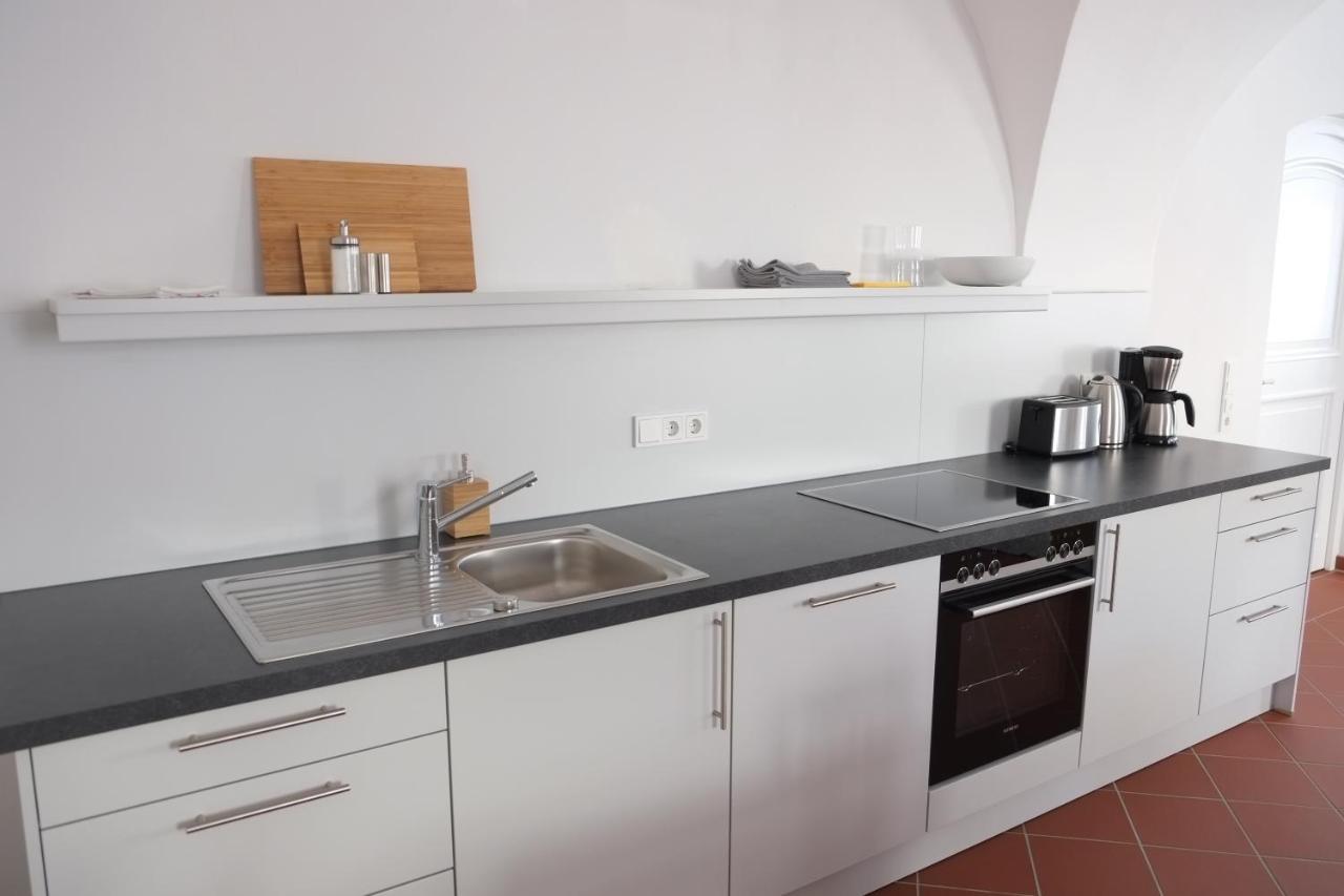 60qm Wohnung Naabtal im historischen Pfarrhaus Pielenhofen Exterior foto